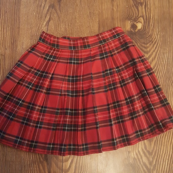 Red plaid mini skirt - Picture 3 of 3